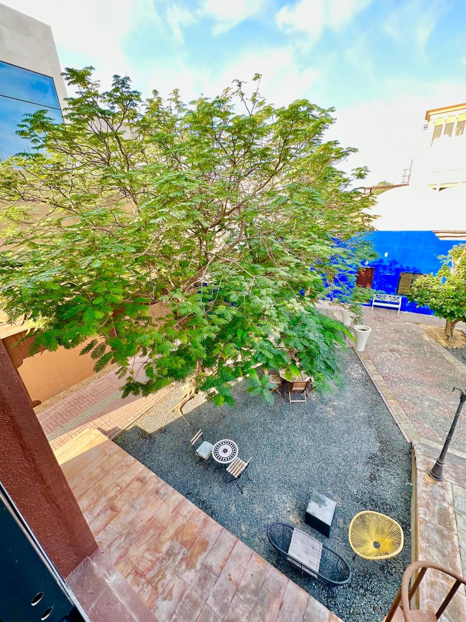 Dari Hotel Dubai Exterior photo